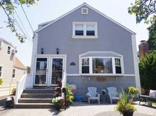 122 Chestnut St, Lynbrook, NY 11563