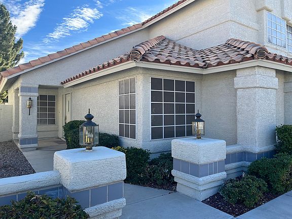 3rd image of 3124 Pelican Beach Dr #0