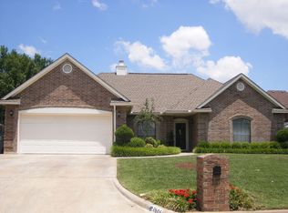 7605 NW Folkstone Way, Lawton, OK 73505