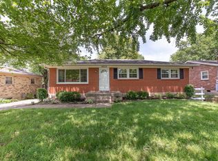 6013 Green Manor Dr, Louisville, KY 40219