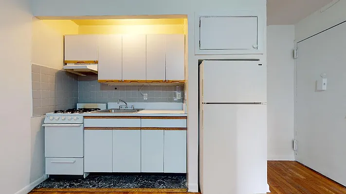 Rented by Bond New York | media 5