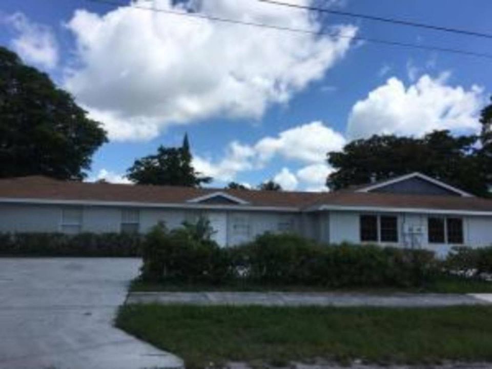1st image of 346 SE 1st Ave