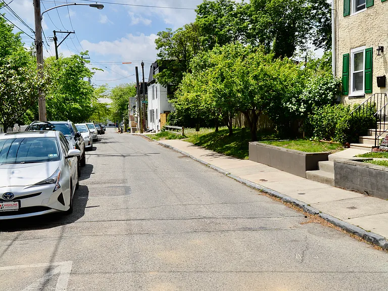 143 W Price St — Photo 3