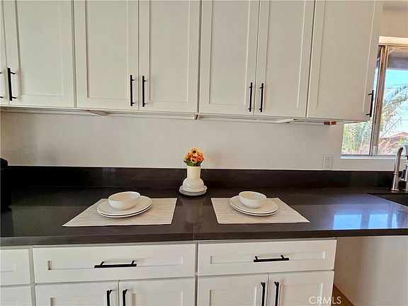 4th image of 5441 Abronia Ave