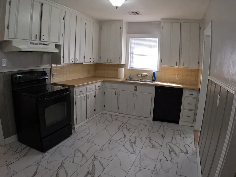 765 Callaway Dr — Photo 6