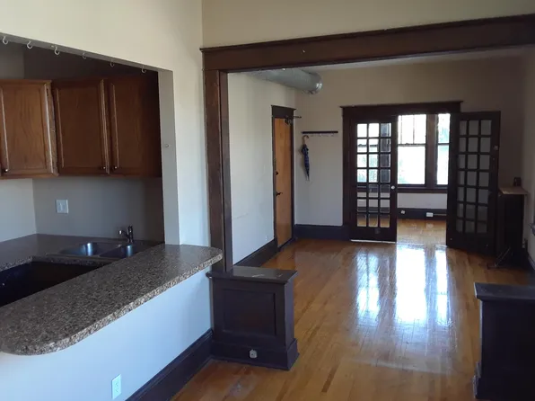 517 8th St SE APT 3, Minneapolis, MN 55414