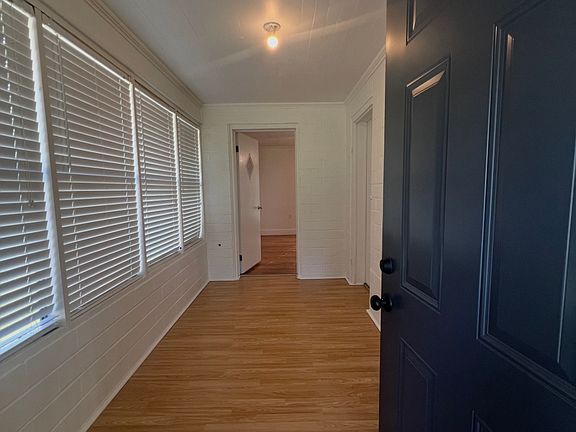 4th image of 112 Pasley St