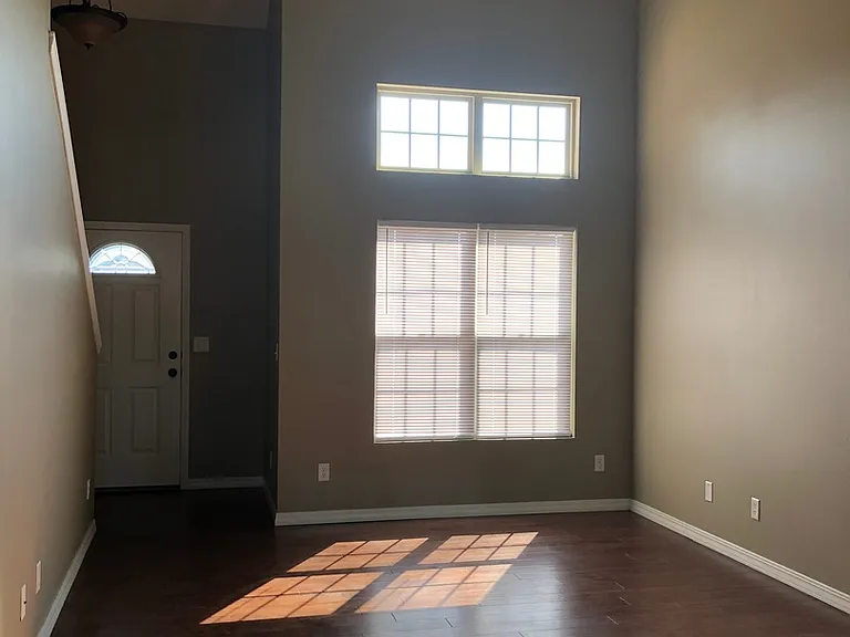 3533 S Juniper Ave — Photo 3