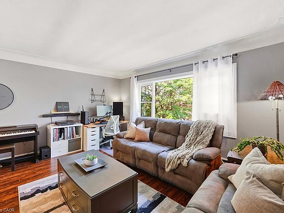 5th image of 836 Concession St #310