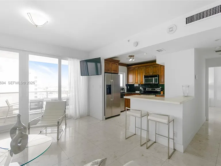 100 Lincoln Rd #Penthouse 14 — Photo 3