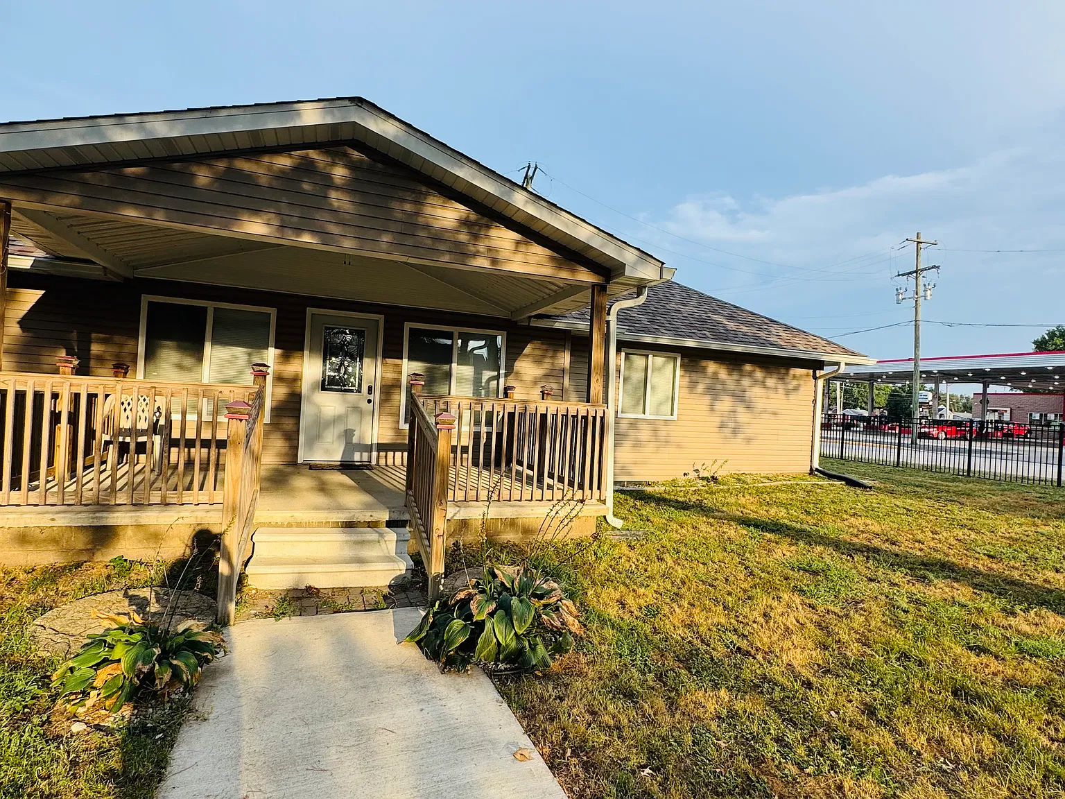 3 bed, 1558 sqft, $1,800 — Photo 1