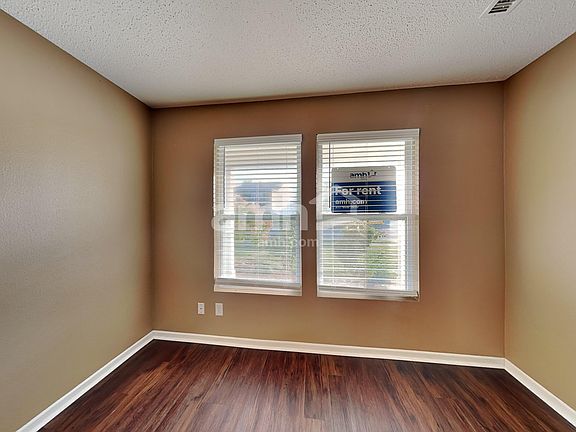 5th image of 15233 Beam St