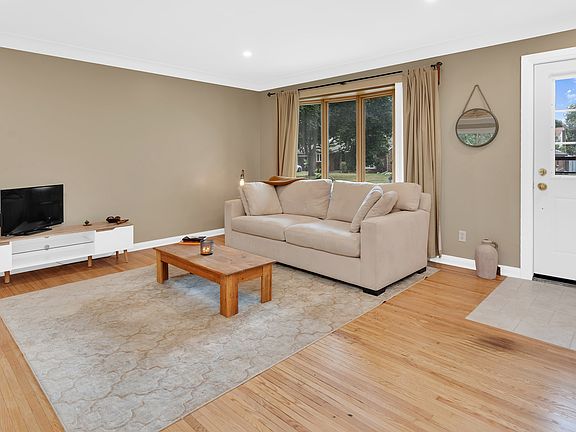 5th image of 1082 Coventry Ct