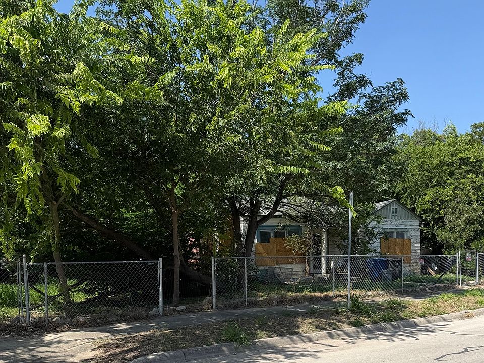 2nd image of 905 Wyoming St