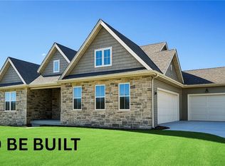 1695 Woodland Cir, Youngstown, OH