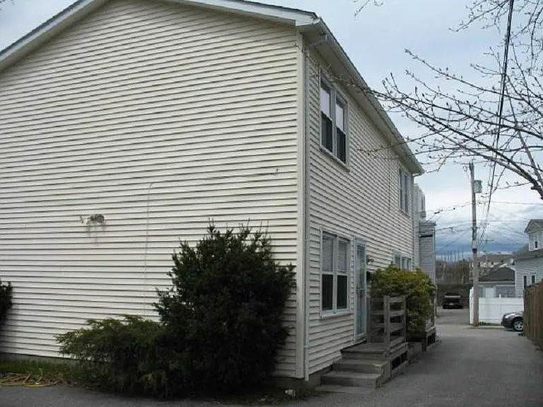 27 Weaver Ave #A — Photo 1