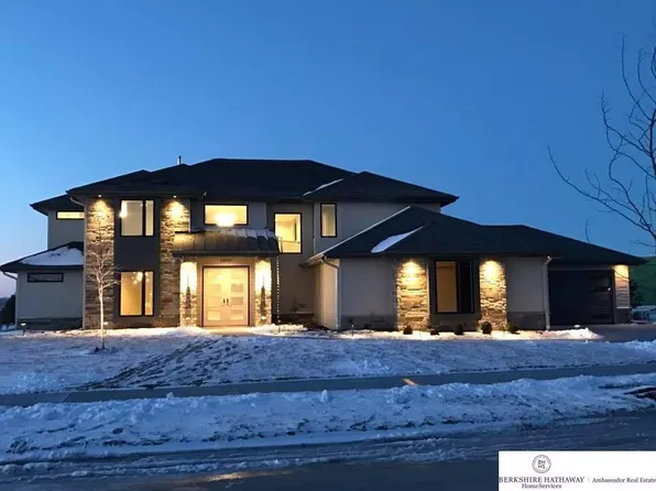 5808 N 292nd Cir, Valley, NE 68064