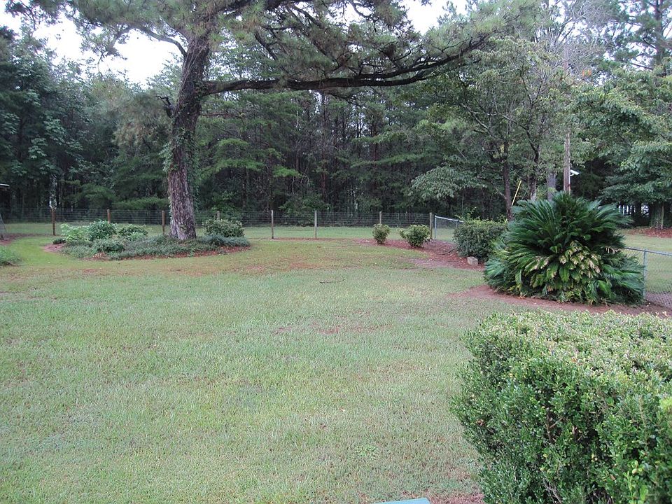 2nd image of 143 Beaver Creek Rd