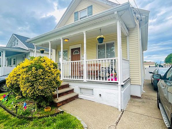 52 Sargeant Ave
