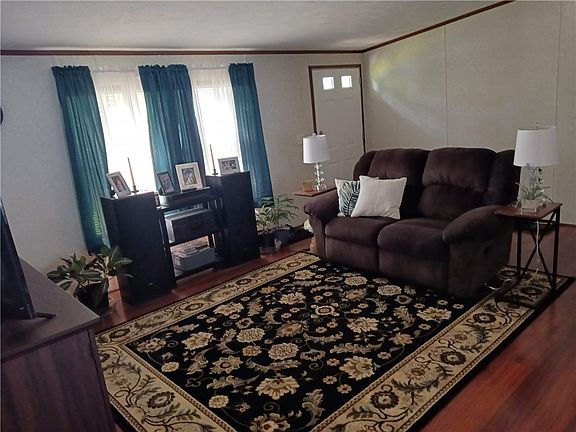 5th image of 24 Woodside Dr