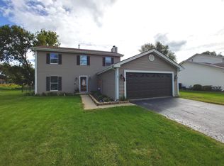 1060 Applewood Ln, Algonquin, IL