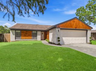 42 Lyrebird Dr, Spring, TX 77380