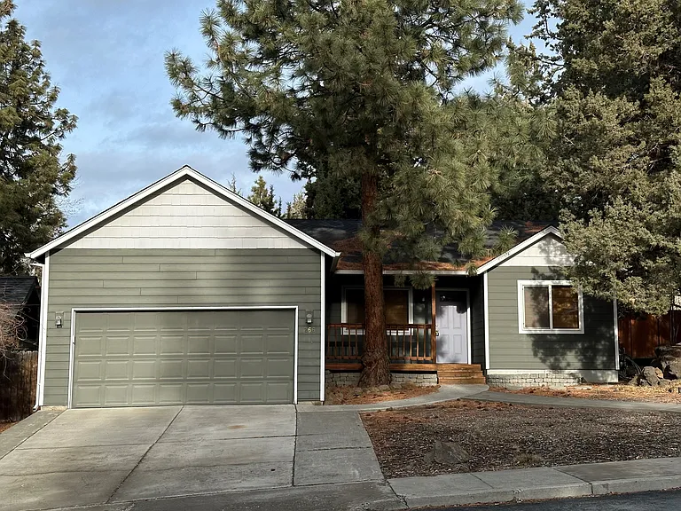 266 SW Summer Lake Dr — Photo 1