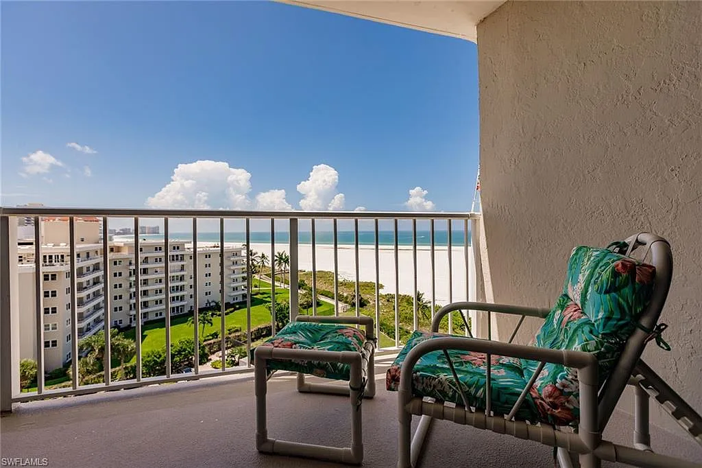 2 bed, 2.0 bath, 1000 sqft, $8,500 — Photo 3