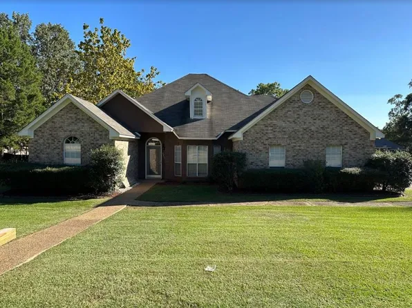 2206 Pinehaven Dr, Flowood, MS 39232