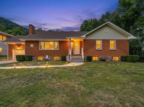 14742 Church St, Eagle Rock, VA 24085