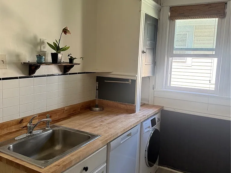 37 Inwood Pl — Photo 8