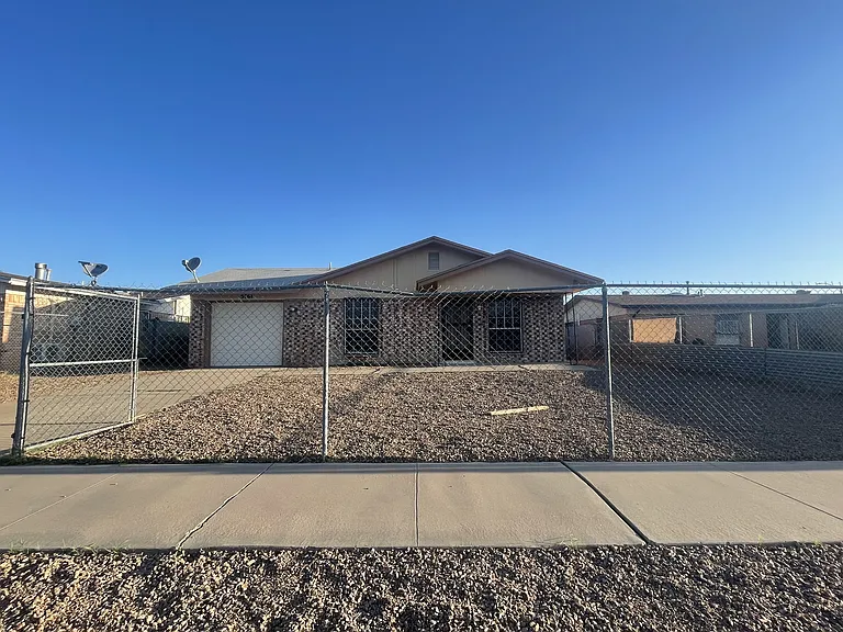 5761 Longview Dr — Photo 11