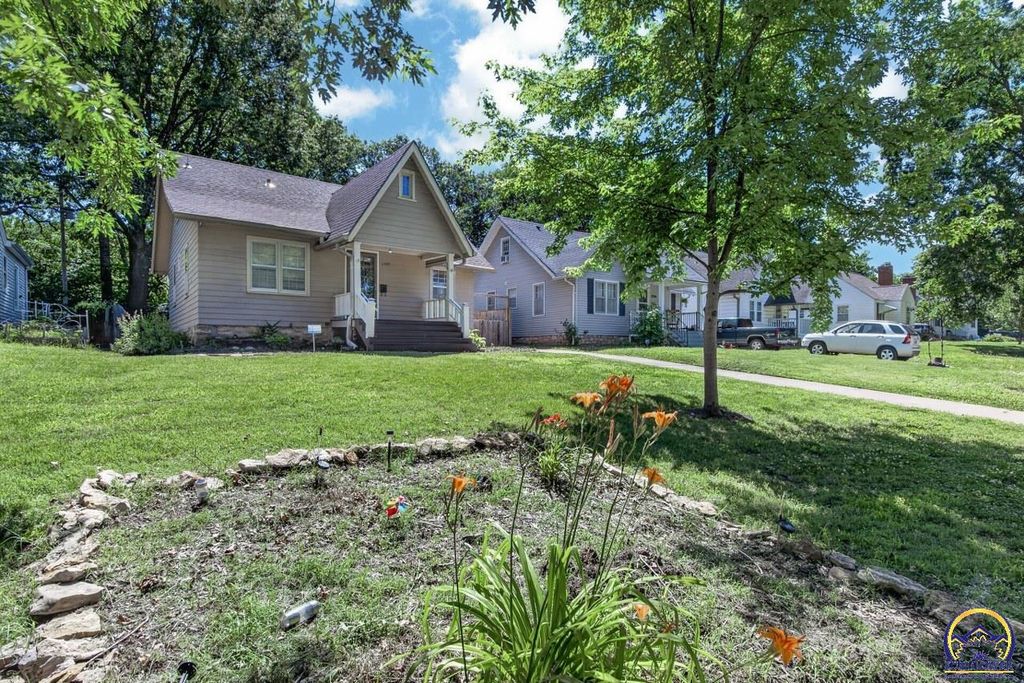 Apartment in Topeka, Washburn Place, Shawnee - View 4