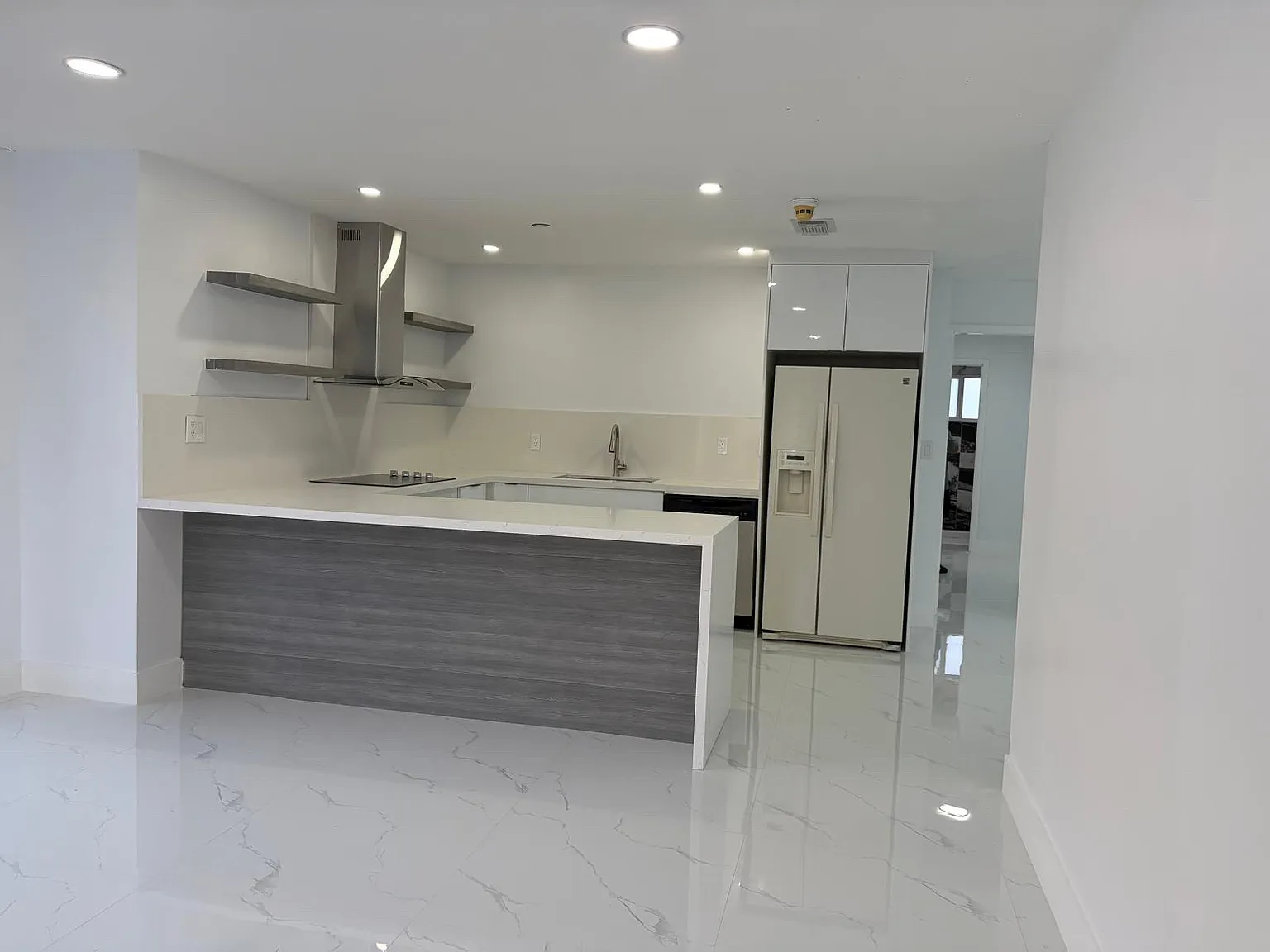 4 bed, 2000 sqft, $4,500 — Photo 3
