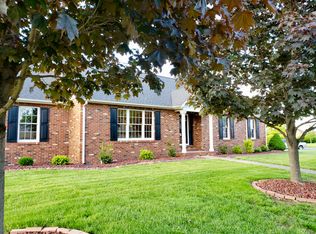 949 Vossclare Ln, Breese, IL 62230