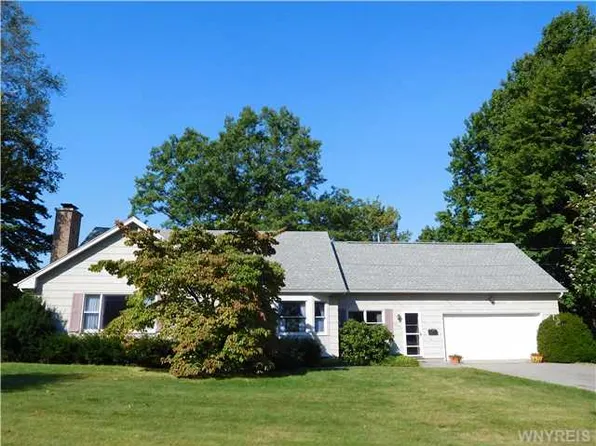 8722 Violet Pkwy, Eden, NY 14057