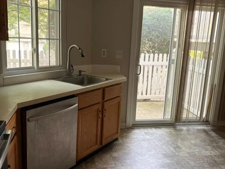 9 Pendleton Ct — Photo 5