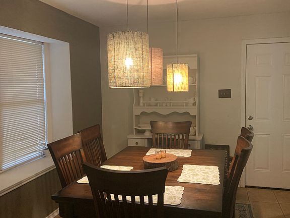 3rd image of 105 Craddock Dr