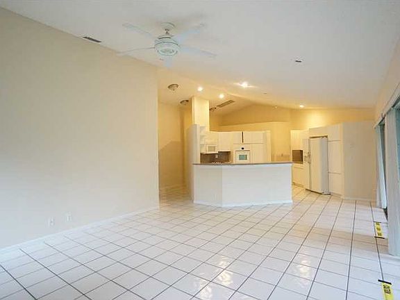 3rd image of 19363 NW 11th St