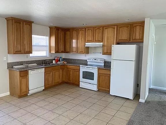 2nd image of 925 W St APT 1