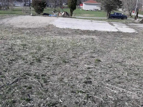 83 Hoskins St, Hesperia, MI 49421