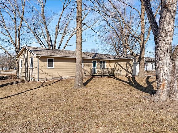 3rd image of 18958 S 1491st Rd