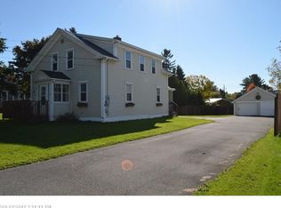 26 Pleasant St, Presque Isle, ME 04769