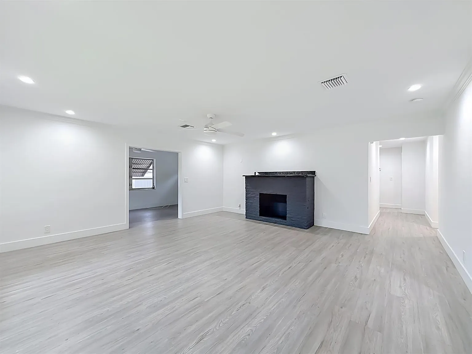 3 bed, 1500 sqft, $3,750 — Photo 3