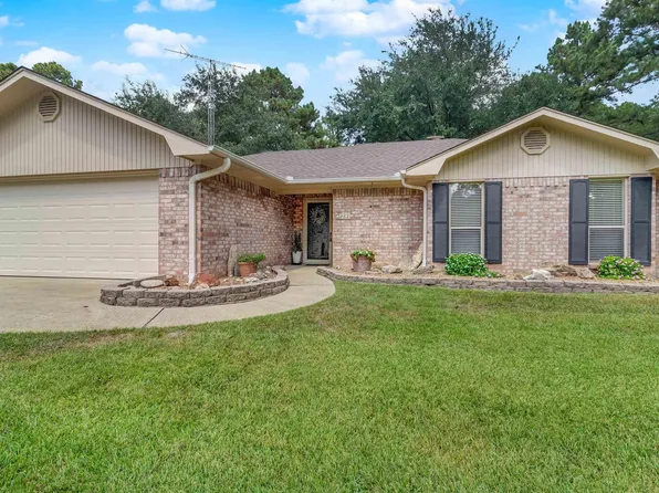 262 Green Meadow Trl, Holly Lake Ranch, TX 75765