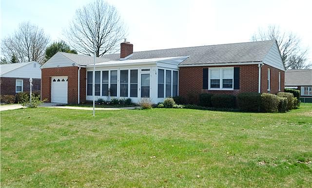 3 bedroom brick ranch on large corner lot!