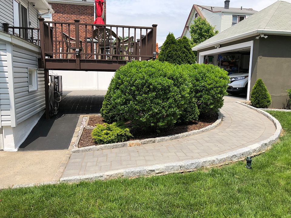Side apartment entrance