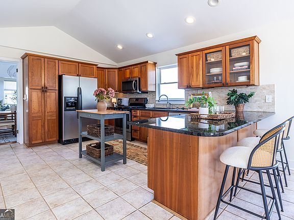 4th image of 980 Rawlins St SE