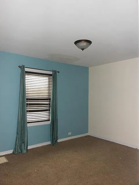 10452 S Sacramento Ave photo 1