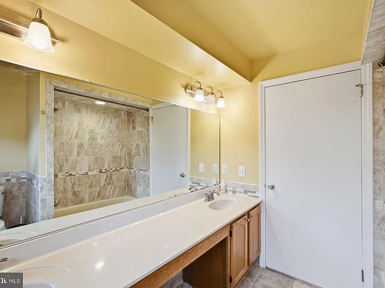 111 Worlidge Ct #5 — Photo 12